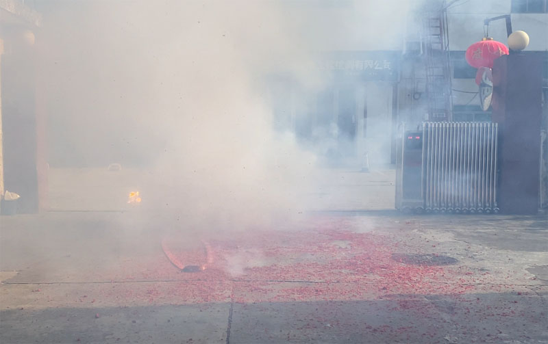 龍年新氣象，鞭炮響連天，開工大吉開好局